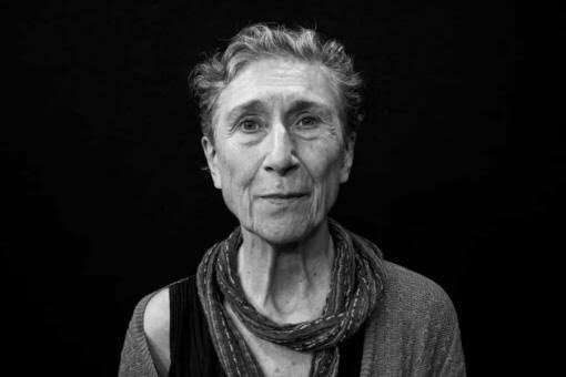okumaonerisi's tweet photo. Silvia Federici: "Kapitalizm sadece meta değil, birincil varlık koşulu olarak ayrım ve hiyerarşiler de üretir. Feminizmin bize daha geniş bir perspektif sunmasının nedeni sektörel bakmaması, bir bütün olarak yaşama bakmasıdır." 

https://t.co/GxunBNU4VF @GerceginG https://t.co/AMXWTpvxcV