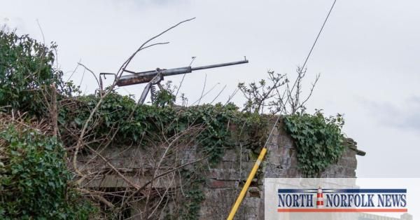 NNorfHolCotts's tweet photo. Mystery of ‘gun’ on derelict pillbox finally solved https://t.co/8jcQrwobmB https://t.co/TINRq306kQ