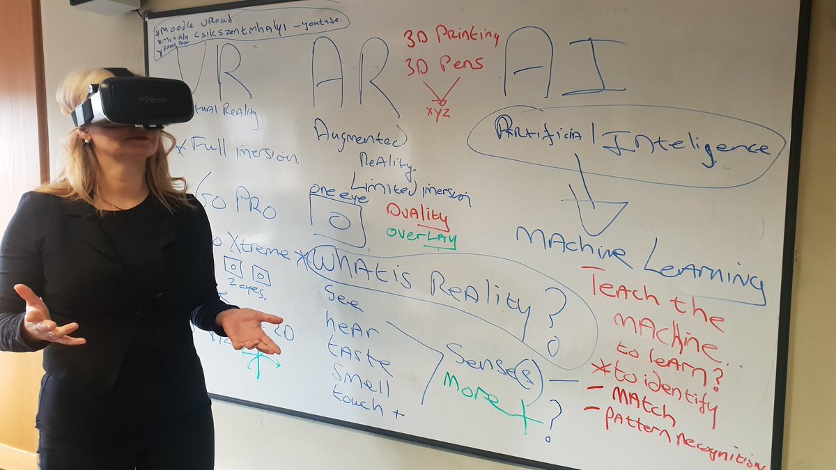 SusanSweeny's tweet photo. Learning about #VR #AR #MachineLearning #suborg in her element today in class today. https://t.co/ngnV90ldNk