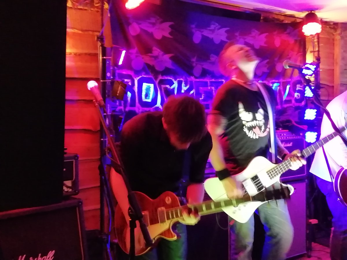 We have live music every thurs, fri and sat night! Come down for a boogie to some of the best live music around 🕺🏻#livemusic #venue #whitstable #rocklodge