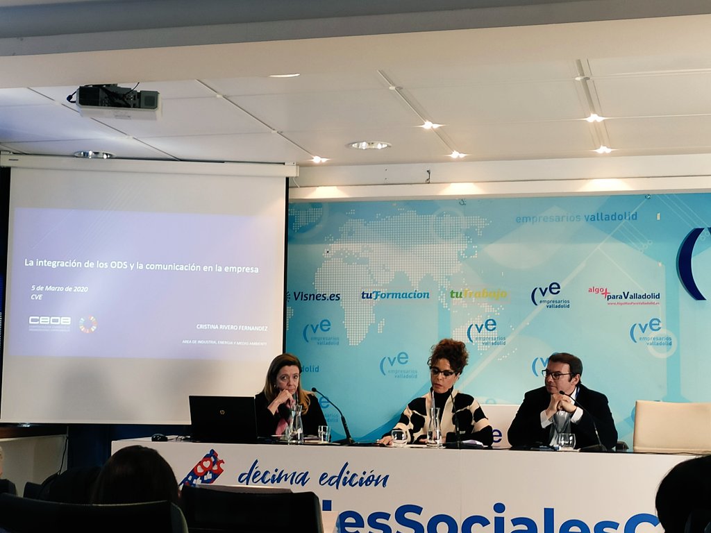 1aingenieros's tweet photo. .@RRSSCyL Finalizamos la jornada con La integración de los #ODS  y la comunicación de la empresa. Cristina Rivero @CEOE_ES y Raúl Sanchéz @opinno.
#redessocialescyl https://t.co/hg3ikJVwaY