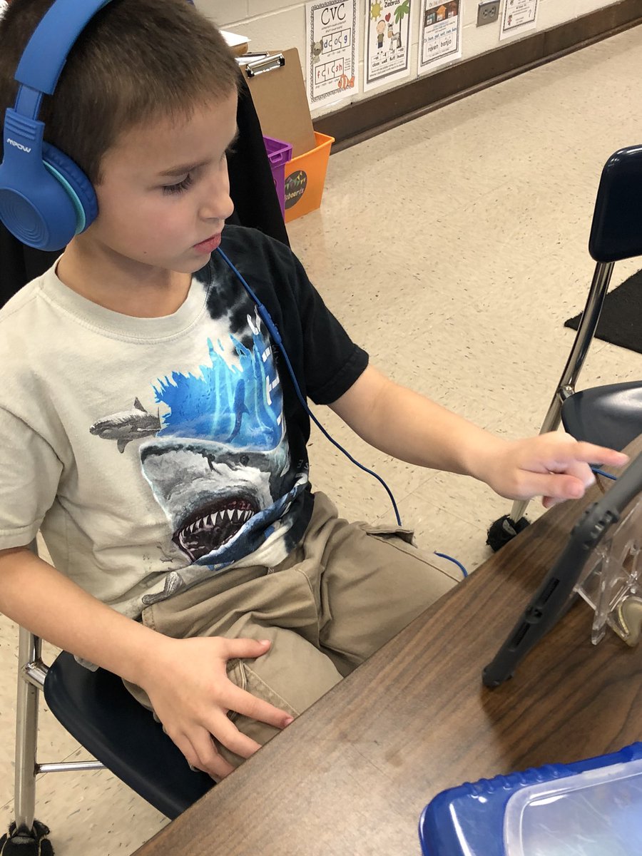 BESclarkhp's tweet image. Animal day 🦊🐆🦈#ReadAcrossAmerica @BostianES