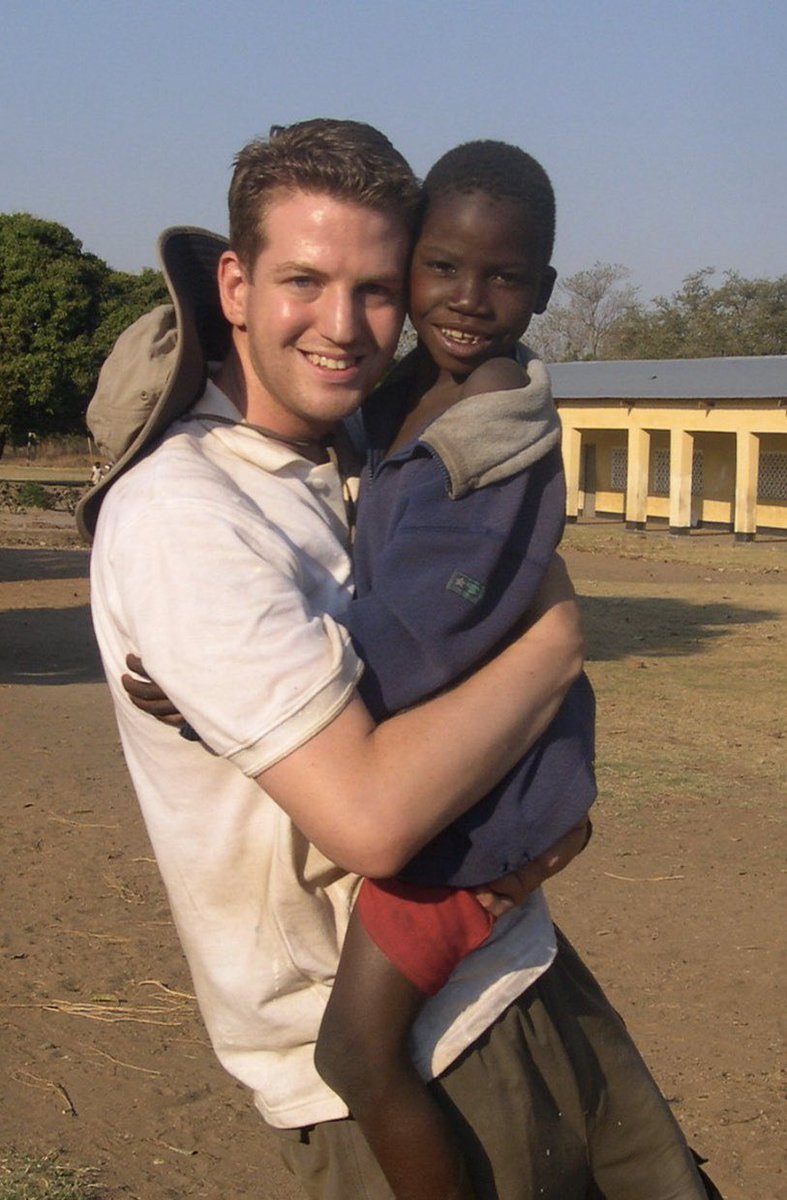 ClaveringTS27's tweet image. #6JB #6CP
As part of our learning for #FairtradeFortnight about the impact of #Fairtrade in #Malawi, we were visited by a former Volunteer #HumanitarianAid Leader: our very own Mr McAvoy! 
😃🇲🇼😃🇲🇼😃

#ChooseFairtrade
@FairtradeUK
@FairtradeUKEd 
@hpoolfairtrade 
@UNICEF_uk