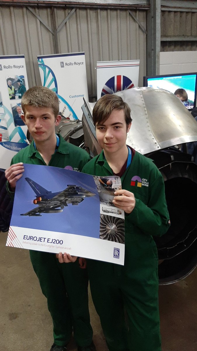 John Kinghorn and the teamo from <a href="/RollsRoyce/">Rolls-Royce</a> showing the L2 <a href="/CCN_AviationEng/">Stuart Mackay</a> <a href="/CcnEngineering/">CCN Engineering</a> students Josh &amp; Michael the amazing engine tech created by #BritishEngineers ! pic.x.com/Chs3reDv1j