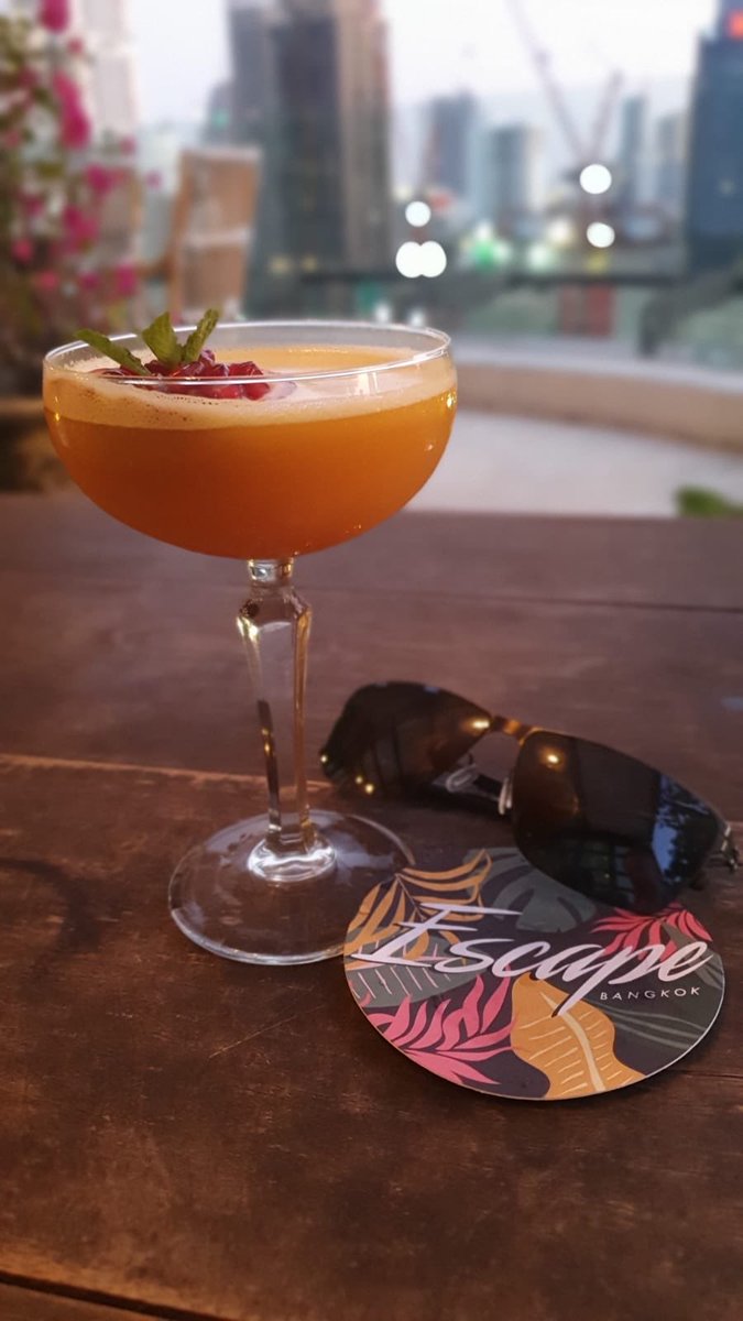 ShareRingGlobal's tweet photo. 🎉Exclusive launch party with our partners this coming Monday, 7pm at @Emp_Emq! Casual and drinks included! 

Who wants to come and celebrate with us?l @TheRealTimBos 😉🍸

*Limited Tickets* comment below 👇
#bangkok #bkk #Thailand #blockchain

@FundTalk @Coachkcrypto https://t.co/CAFlgc3E7K