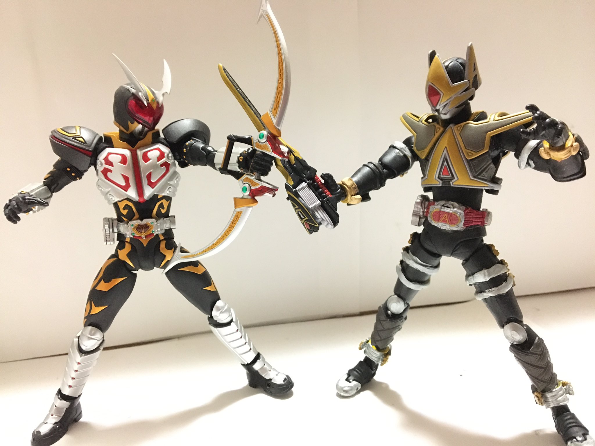 Amazon.co.jp: TAMASHII NATIONS 装着変身 仮面ライダーグレイブ