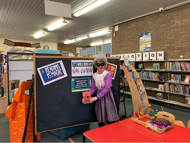 EDLC_Culture's tweet photo. Look who's in #MilngavieLibrary for #WorldBookDay! If you're dressed up as your favourite book character, come along and get a selfie with Gangsta Granny! 👵 @WorldBookDayUK #ShareAMillionStories

Reserve a copy of Gangsta Granny here: https://t.co/CBWZD0Ogcu https://t.co/f8wt4nZV9r