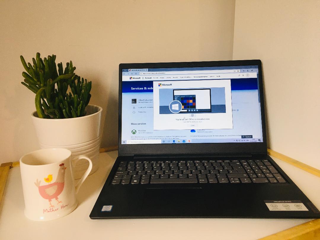 AlexPerkinspa's tweet photo. Hope your all well and enjoying your week so far What have you all achieved this week? Anything big or small lets celebrate. I have finally transferred everything from my old laptop to my super new one (only had it 2 weeks 🤔🙈) So now I'm all ready for some super speedy projects https://t.co/zGjqVBaBPP