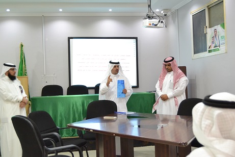 faisaliyarhab's tweet photo. في ختام فعاليات تحكيم مبادرة المشروع الرقمي سعد قائد متوسطة فيصلية الرحاب الأستاذ حسن بن زاهر الشهري بلقاء الأستاذ : ماجد القحطاني مدير إدارة الإشراف التربوي بتعليم جدة وقد ألقى سعادته كلمة أوضح فيها أهمية المبادرة وضرورة استكمالها لتخرج على أفضل ما يكون https://t.co/imdrSoqDCG