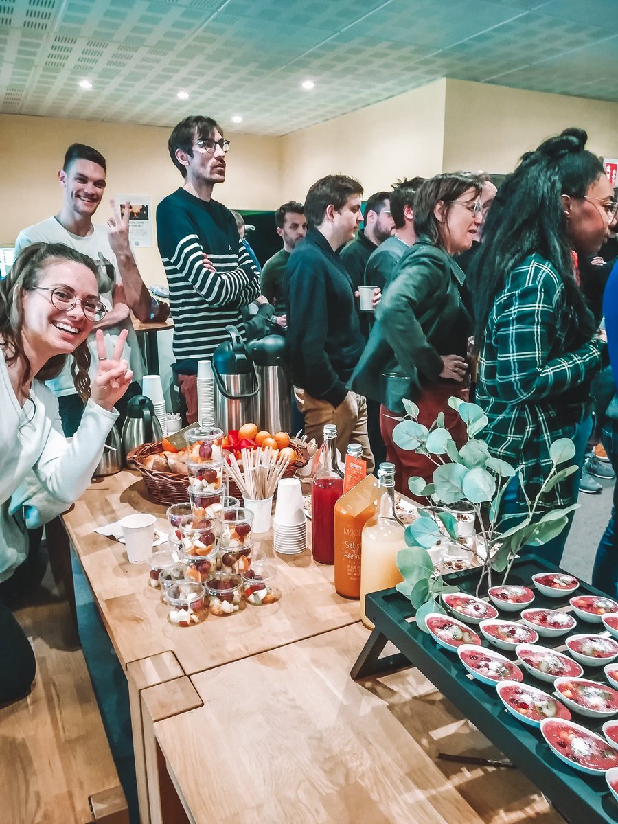 EMoteev's tweet photo. Yesterday morning, we were at @VizeumF around a #healthy #breakfast for a moment of sharing with the teams.
We are sponsoring this year the distribution of well-stocked #fruit baskets! 🍏🍋🍓🍉🥝🍇
#partnership #vizeum #emoteev #adtech #media #digital https://t.co/AjTXEpWYkz