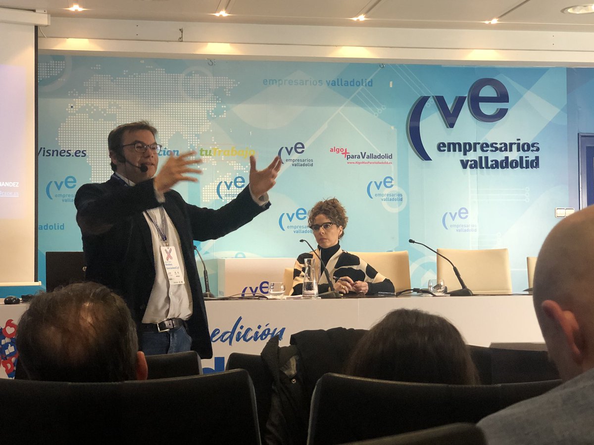 VallSmartHub's tweet photo. ‼️ “Si no concienciamos a la gente en los #ODS no podremos solucionar nada, hay que involucrar a la sociedad para generar un impacto”, ✏️ Raúl Sanchez de @opinno 
#redessocialescyl https://t.co/vwGzI4UmOw
