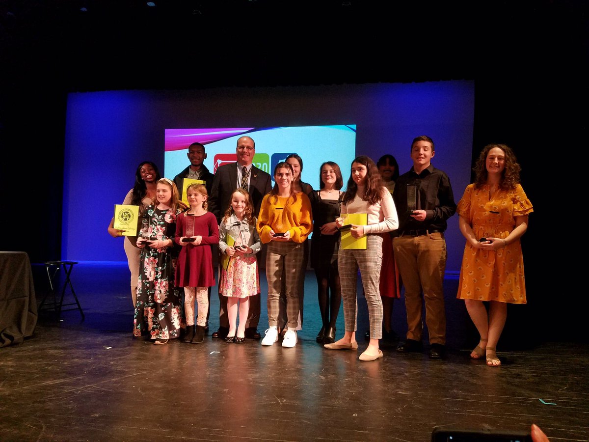 JaimieRidgely's tweet photo. Congratulations to our @SDMS_Berlin Young Author winners! Thank you @ESLAMaryland for the opportunity!

7th grade poetry:
Josie -2nd 🥈
Johanna - 1st 🥇

8th grade poetry:
Tanner - 3rd 🥉
Josh - 2nd 🥈
Mia - 1st 🥇

8th grade Short Story:
Pim- 3rd🥉
Abbi - 2nd 🥈
@WorcesterSystem https://t.co/3lEb3Sxtu6