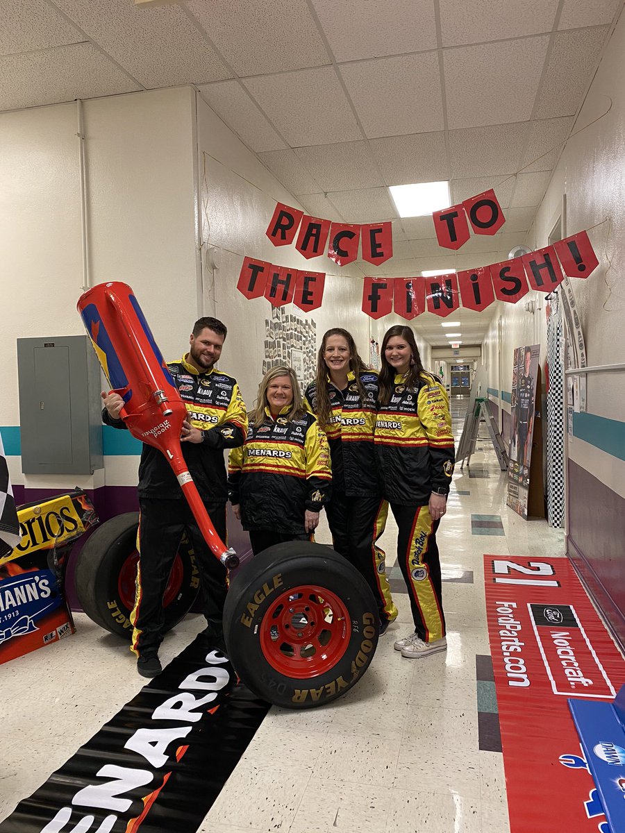 halexander_ELS's tweet photo. 3rd Graders...Start Your Engines! Off to the races with fractions on a number line! @RES_RSSS @JenniferWarden5 @KCairrikier @anna_allman @ajspinn @Ratledge3rd #waytoengage #RESthinks https://t.co/Z3yTbEl5gW