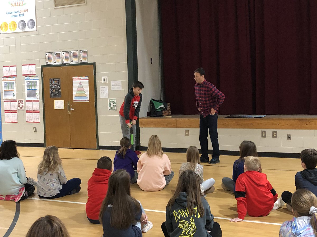 kgowder10's tweet image. What a blessing to have Dee Hammond bring a word about having a strong foundation in Christ this morning at FCA! @GHCFCA @dee_hammondIV Thankful for our community pastors who are willing to pour into our kids. #sermononthemount #solidrock ❤️🙏🏼