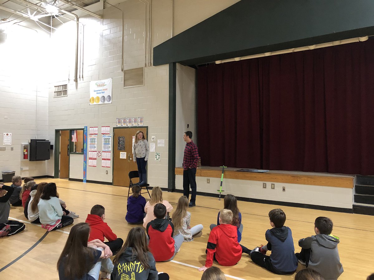 kgowder10's tweet image. What a blessing to have Dee Hammond bring a word about having a strong foundation in Christ this morning at FCA! @GHCFCA @dee_hammondIV Thankful for our community pastors who are willing to pour into our kids. #sermononthemount #solidrock ❤️🙏🏼