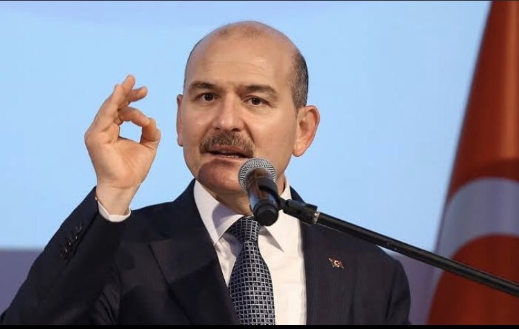 LeJournal_Turc's tweet photo. Süleyman Soylu a annoncé le déploiement d'un millier de policiers le long d'un fleuve frontalier avec la Grèce pour empêcher les grecs de repousser les migrants qui essaient d'entrer en Europe. https://t.co/LLgeMdorTB