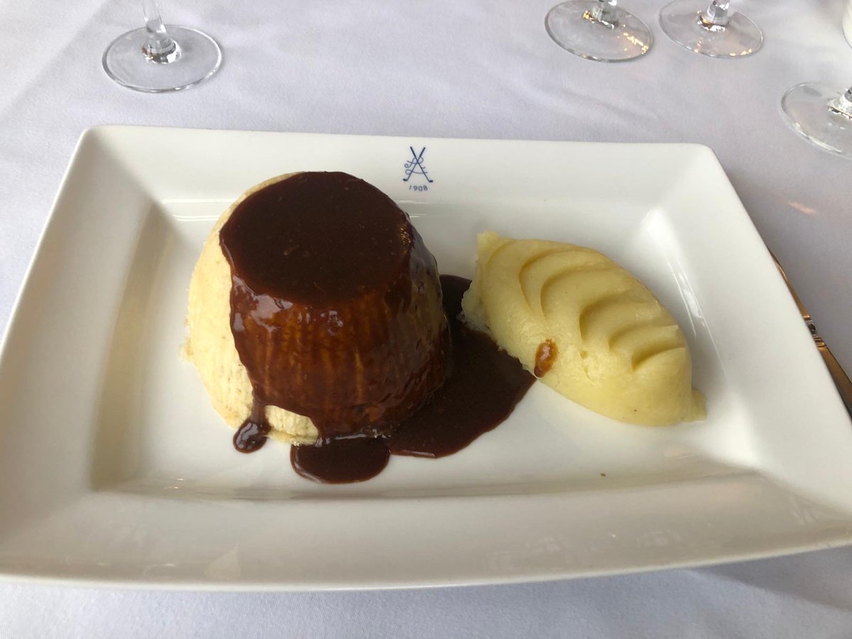 LittleAstonGolf's tweet photo. #DidYouKnow it's #BritishPieWeek2020 & here at LAGC one of the most popular dishes on our menu is our #homemade pies. If you are planning an event or golf day - give them a try. Here's one made with suet (steak & mushroom) & one with pastry - what's your favourite? @BritPieWeek https://t.co/HULnEh4Gt6