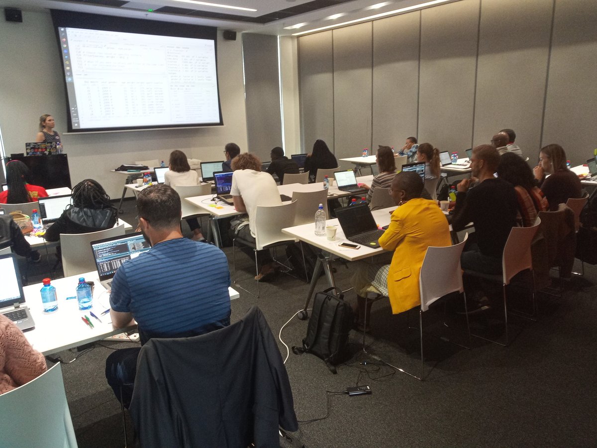 R_Forwards's tweet photo. Day 2 of the #IntroToR workshop prior to #satRdayJoburg. The participants are starting to feel a bit full of information, but ready to go back and practice what they've learnt. #AfricaR https://t.co/JVioEhLt3d