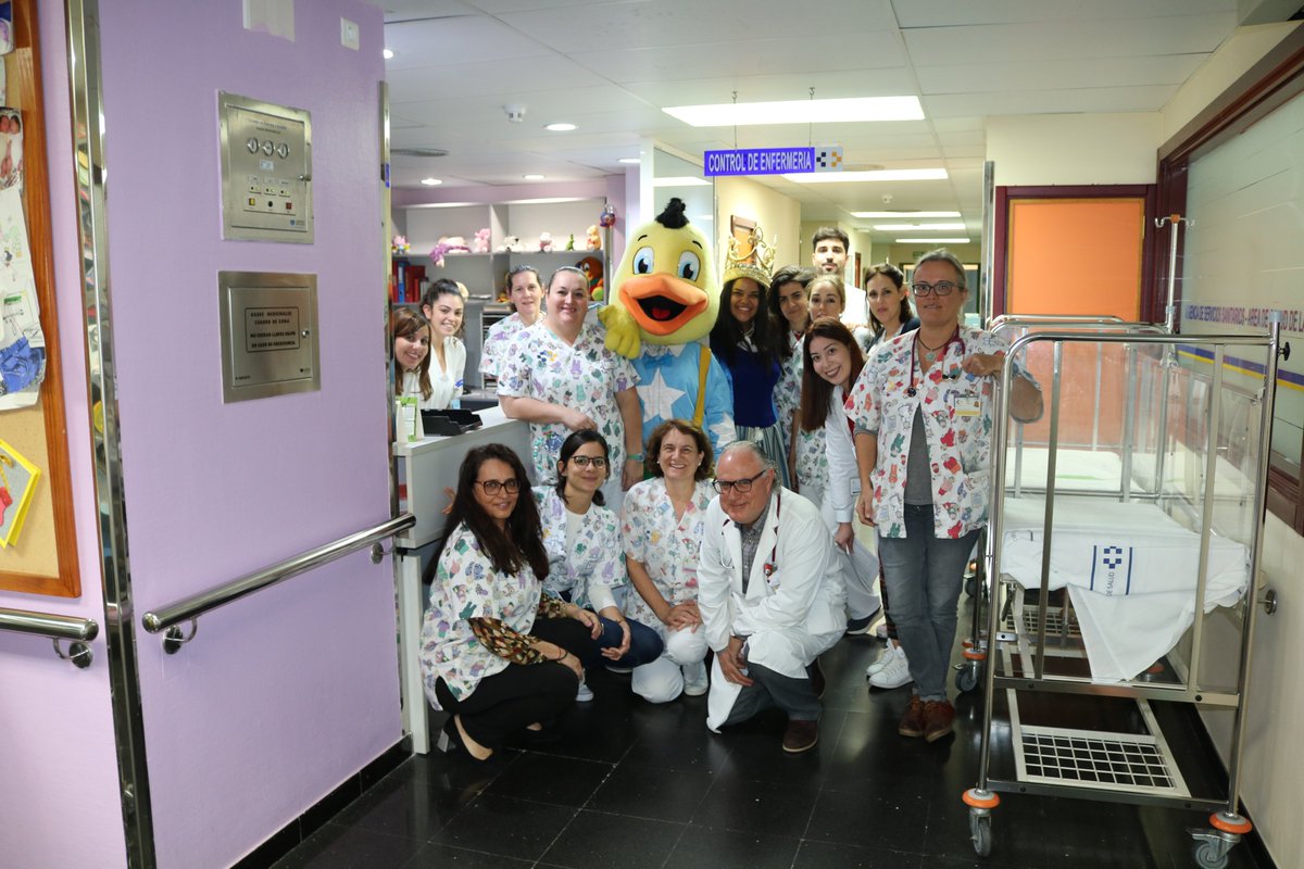 Hoy Kiko y la Princesa Yaiza han venido desde el Hotel Princesa Yaiza <a href="/PrincesaYaizaPY/">Princesa Yaiza</a>, con la ayuda de la trabajadora social de Niños con Cáncer Pequeño Valiente <a href="/pequevaliente/">Fundación Pequeño Valiente Cáncer Infantil</a>, hasta la planta de Pediatría para regalarle una sonrisa a los niños y niñas que estaban ingresados.