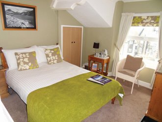 Lingmoor Guest House tweet media