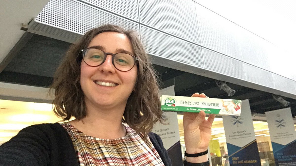 CranMycology's tweet photo. Laetizia Mondani from @Unicatt #Agrisystem is visiting us to work on the #Postharvest #control dry rot by Fusarium in #garlic . does #ozone work? Can we use #modified #atmosphere? https://t.co/nmzAiIjSD6