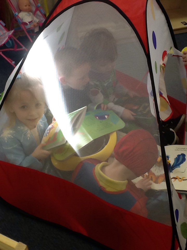 MrsSmith_mlp's tweet photo. More fun in our reading tent! @MabLanePri https://t.co/kptrTrLtW0