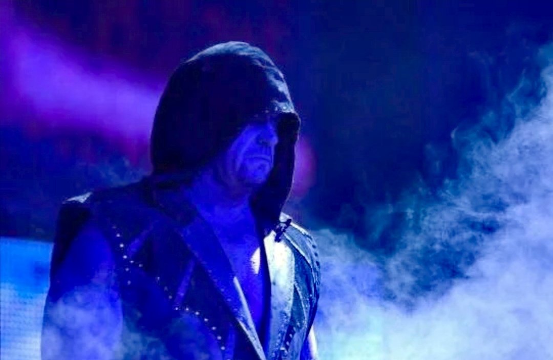 ぱんぷあっぷぱぱ みんなに優しい筋肉 僕の中で強く残っている青 Wweのレジェンド ジ アンダーテイカーの入場シーン 入場をエンターテイメントにした第一人者 強靭な肉体 洗練されたギミック 完璧な技の精度 プロレスの魅力を体現した伝説 これを見た人は