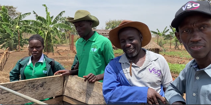 VSO_Rwanda's tweet photo. 1/2 #VSOThreads
PHOTOS: Recently VSO Rwanda team led by Valence Mushimwe (right) visited Homa Farms Ltd in Gulu, Uganda to learn from the 'Driving Youth Led New Agri Business and Micro Enterprise Project (DYNAMIC) there.
#VSORocks https://t.co/90zOq6Ik8j