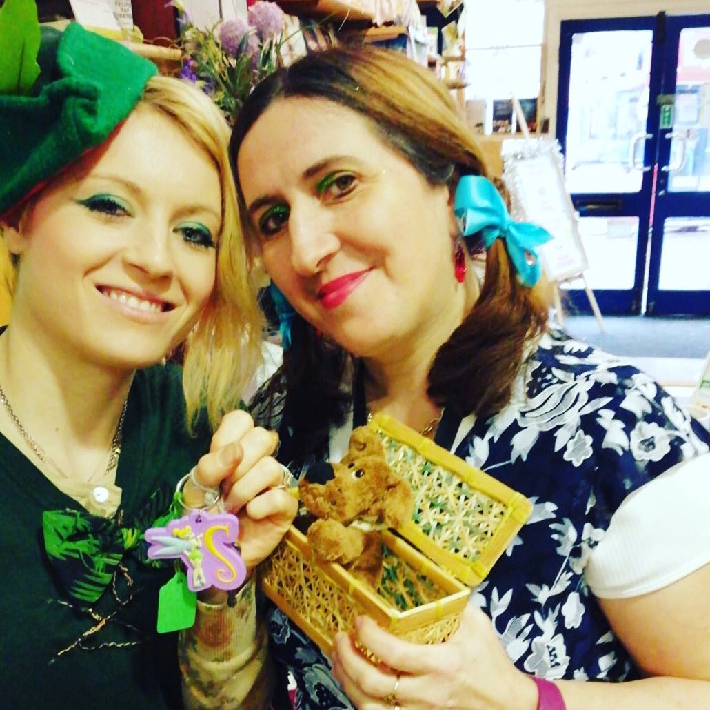 DeliaCazzato's tweet photo. Bless the customers one darling old gentleman took some pics of me and Hannah ๐and said what are you gonna give me not to sell the pics to #HarrowTimes ๐คฃ๐คฃ๐๐๐คฃ๐คฃ maybe @MyPinnerNews may be interested in our pics ๐๐๐ #WorldBookDay at @OxfamPinner https://t.co/zg1sJzfbcn