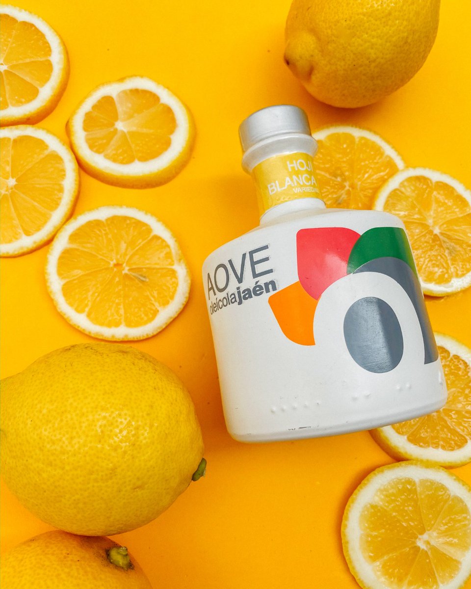 El aceite #hojiblanca es una de las variedades más conocidas de #aceitedeolivavirgenextra.
👉 De todos los monovarietales el hojiblanca es el más versátil. 💛💛
.
#aceitedeoliva #evoo #aceitedejaen #jaenaove #jaenevoo #olicolajaen #aovepremium #aceitepremium #extravirginoliveoil