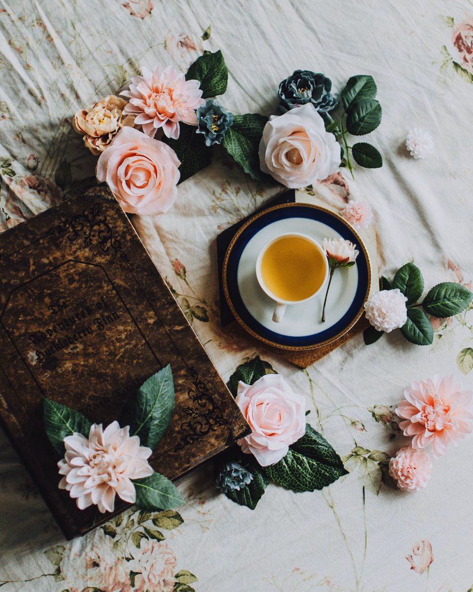 TheHopeAndGlory's tweet photo. You could say it with flowers, but why not say it with flowers and tea?
Mother’s Day is approaching so why not treat her to a special delivery of her favourite tea? Gift wrapping available 🎁 ☕️
#MothersDay #DevotedToTea https://t.co/xsHa3tQgIR