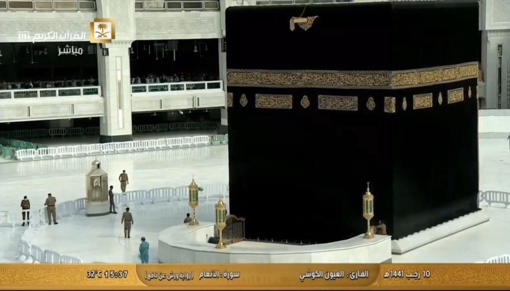 f_alabdulkarim's tweet photo. منظر غريب أن نرى صحن المطاف خالي ولكن الدين الاسلامي جعل حفظ التفس من مقاصد الشريعة.
ولو كان الحرم بيد من يتهمون المملكة بالتربح من الحرمين لما أوقفوا العمرة أبداً ولتربحوا على صحة المسلمين.
ولكن الحرمين أعظم وأقدس من المتاجرة وحفظ الأنفس أهم.
حفظ الله قيادتنا والحرمين الشريفين. https://t.co/ix4t46Mqgy