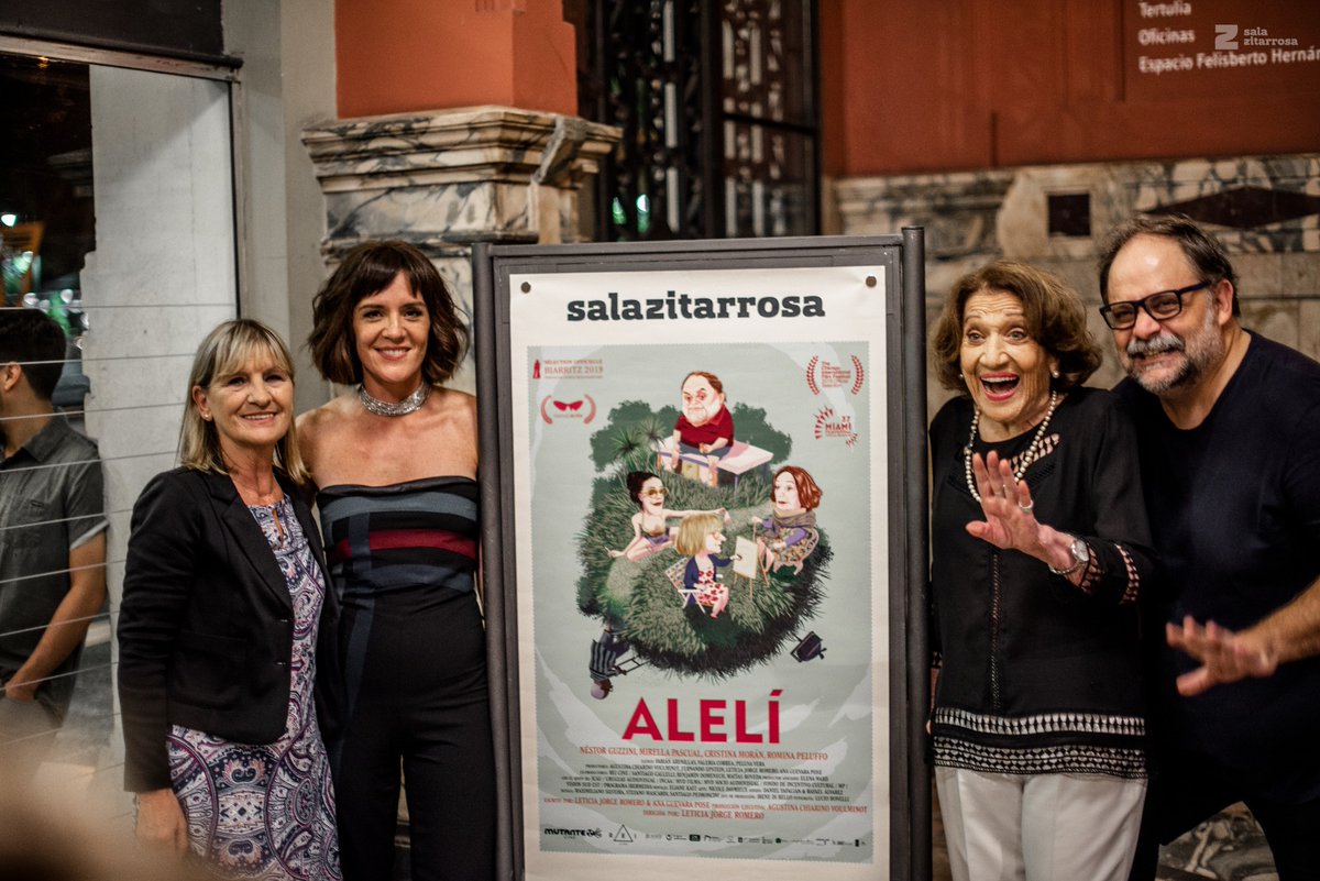 SalaZitarrosa's tweet photo. Algunas imágenes de lo que vivimos ayer en el pre estreno de #Alelí, la última película de Leticia Jorge, en el marco del Ciclo Ellaz 📸 @Lucia1305

#mujeres #ellaz2020 #SalaZitarrosa https://t.co/hIaInMk1DB