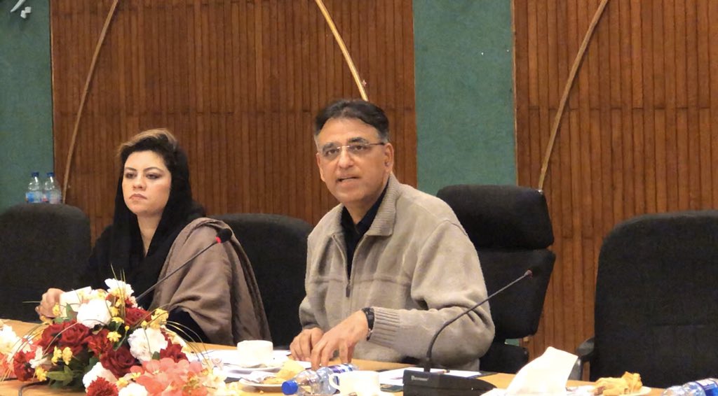 PlanComPakistan's tweet photo. لیاری ایکسپریس وے ، ناردرن بائی پاس اور ریلوے فریٹ کاریڈور جیسے بڑے منصوبوں پر بھی حکومت کام کر رہی ہے۔ گرین لائن منصوبے پر امید کرتے ہیں موجودہ سال کام مکمل ہو جائے گا۔ وفاقی وزیر منصوبہ بندی ترقی و خصوصی اقدامات اسد عمر https://t.co/dZSkT6E6KY