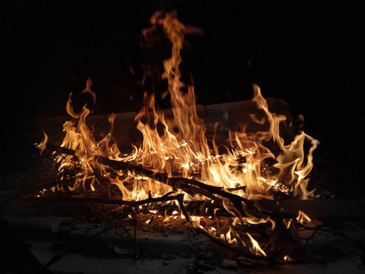 ayxanal's tweet photo. #azərbaycan #azerbaijan #azerbaycan #ocaq #alov #ateş #ocak #redmi6a #fire #ingle #photography #myphotographer #photographer #phonephotography #Wallpapers #duvarkağıdı #spurt #impulse #snapshot #огоньвочаге #пламя #фотограф #фотография https://t.co/SsxAG8cbbR