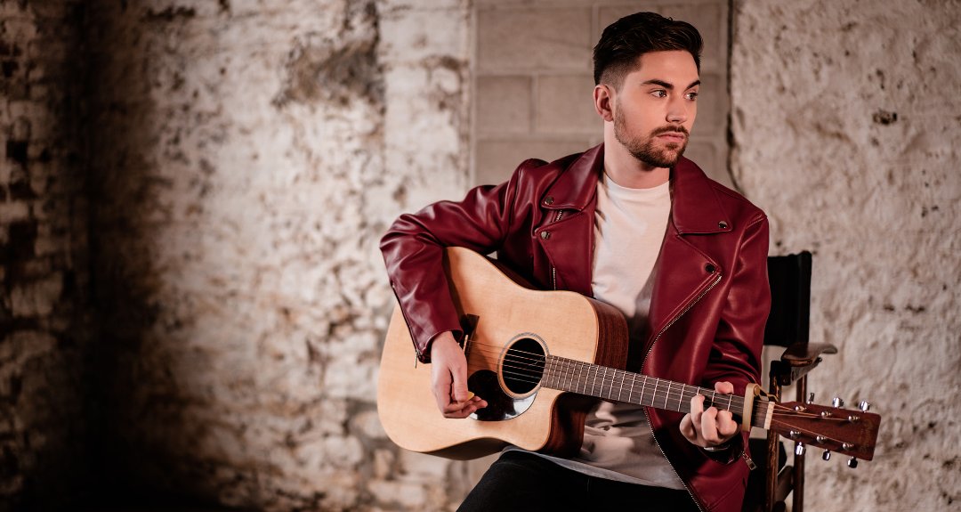 thereviewsarein's tweet photo. We're once again proud to present @theCMAOntario Artist of the Month. 

Hit the link to learn a little bit about emerging artist @Dustin_Bird and check out his music today!

https://t.co/F6M2TkpC2z https://t.co/t9TuAH04Wj