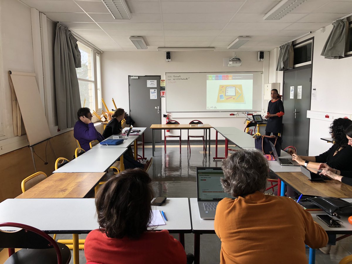 CoralieBrodt's tweet photo. FUN de Rambouillet. Présentation et échanges autour des évolutions de la plateforme avec le groupe des « avancés »
#FUNacver
@acversailles
@DANEVersailles
@lyc_bascan_ramb https://t.co/uKTp5Mlcw0