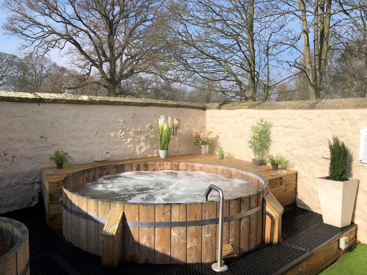 #sunnyday #hottub #relaxation
What a beautiful sunny day, perfect to relax in our hot tub with it's brand new pumps!