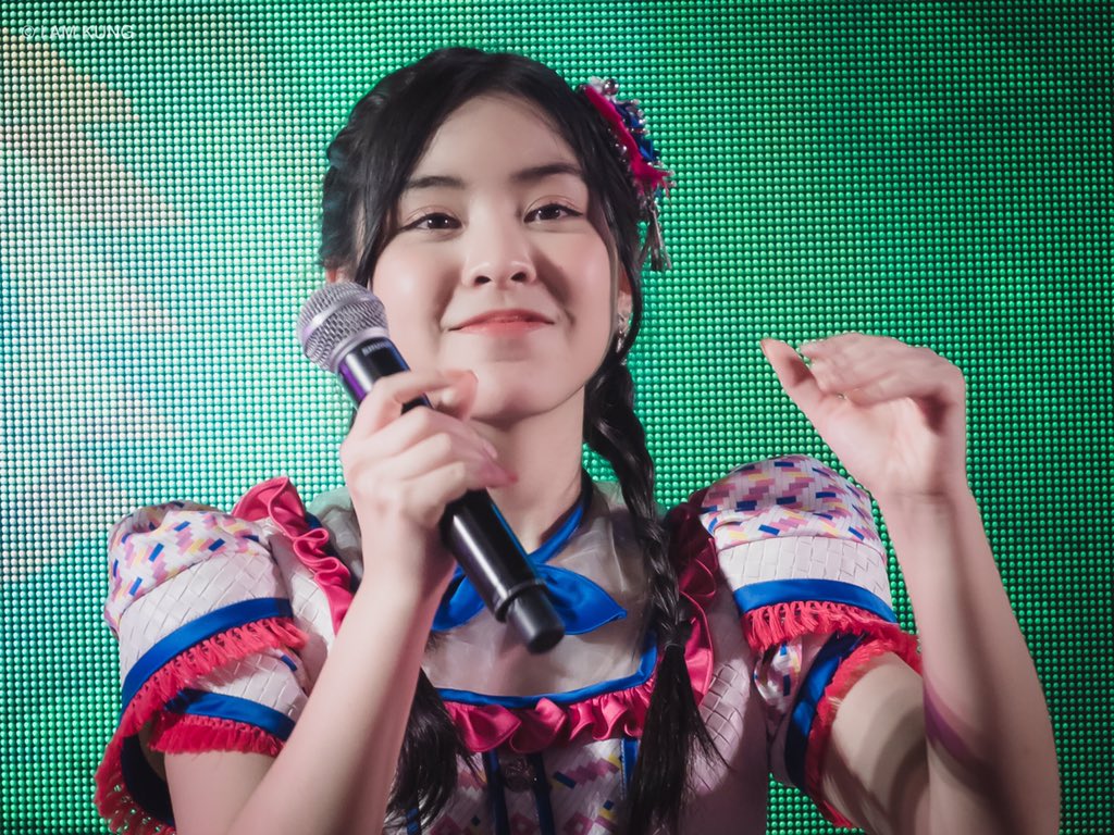 iAmKung48's tweet photo. น่ารักแบบนี้ ก็ขายบ้านโหวตตตตสิครับ 🙏🤟😉😅
#OneLoveConcert #BNK48 #TarwaanBNK48 https://t.co/XZ7aOFF26Y
