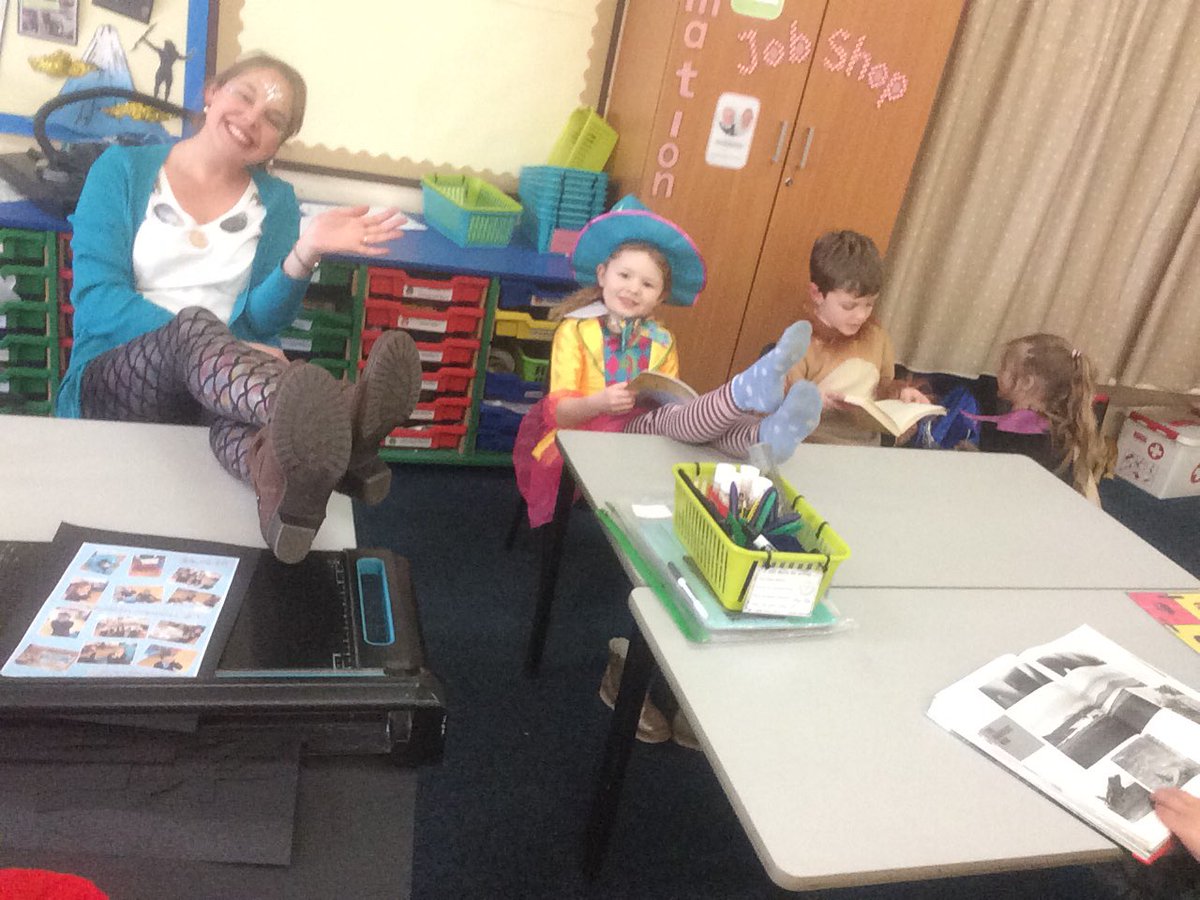 MrHowar51385789's tweet photo. Comfy reading and exciting costumes #HappyWorldBookDay #WBD #ComfyReading https://t.co/ESWprHq8ec