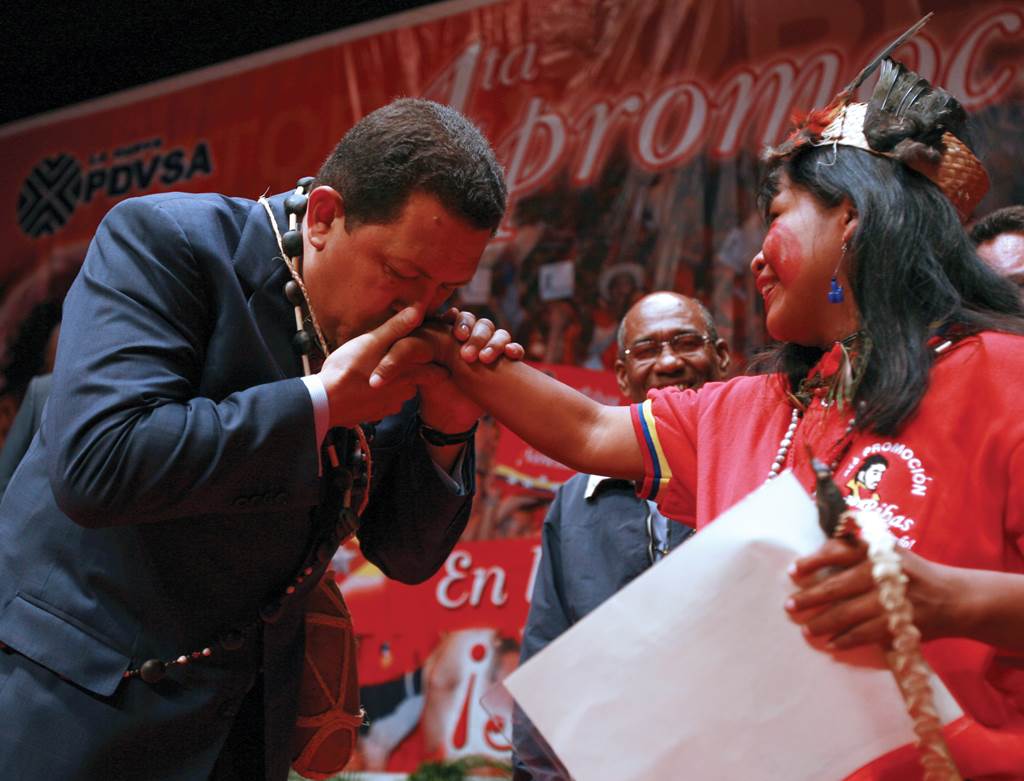 Si alguien nos enseñó el verdadero significado de justicia social y de amor a la patria fue Hugo Chávez Frías. Nuestro comandante supremo nos dio voz y participación protagónica a los pueblos indígenas. Chávez es humildad, bondad, esperanza y entrega #ConChávezLealesSiempre