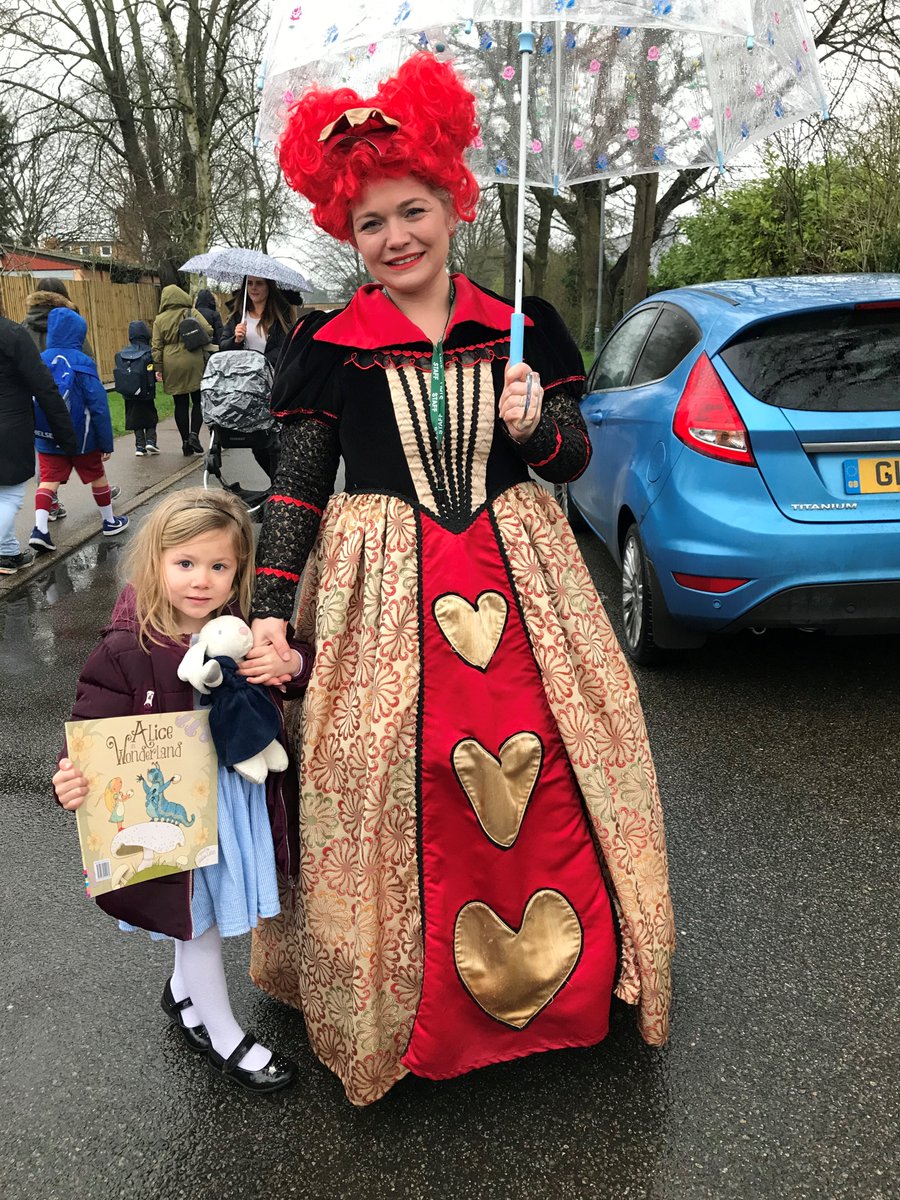 VIPSAylesford's tweet photo. We think this was our youngest Alice - who also brought the book along to share with her class. @WorldBookDayUK #aliceinwonderland #lovebooks #lovereading #readingisourpriority https://t.co/y9CduNmYTJ
