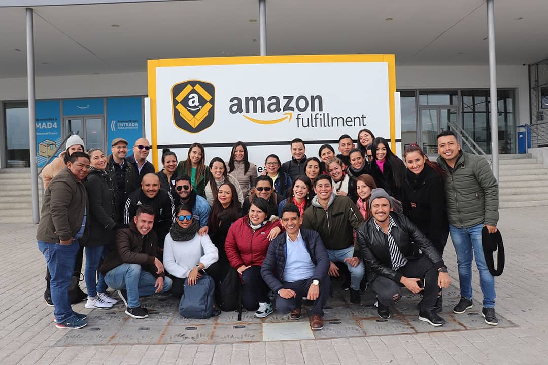 EUschoolMBA's tweet photo. Una de las visitas más interesantes de la Semana Internacional de EUschool con alumnos de la @USTA_COLOMBIA #semanainternacional #EUschool https://t.co/Nat86tLRNQ