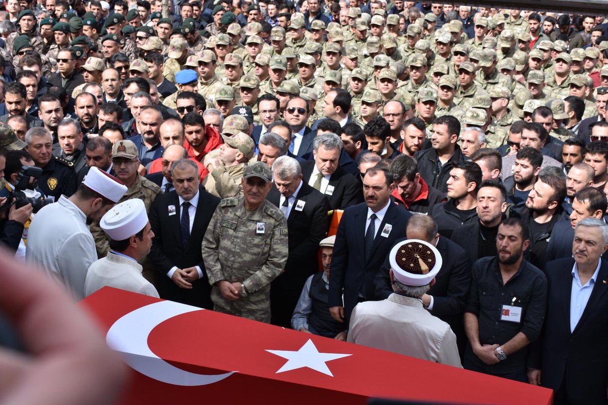 metinbulut23's tweet photo. Şehidimiz Ragıp Soylu Coşkun’u ebedi istirahatgahına uğurladık. Rabbim cennetiyle cemaliyle müşerref kılsın. https://t.co/e9UmdmL1kg