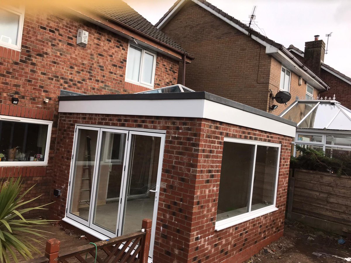 Chelsea_B88's tweet photo. @LeesfieldLtd Rear extension with lantern roof and bi-fold doors 😍
#extension #lanternroof #bifolds #extensionsoldham #homeimprovements #leesfieldltd #teamleesfield
@vicky_b74 @allaboutoldham #oldhamhour https://t.co/Orbi9OcphO