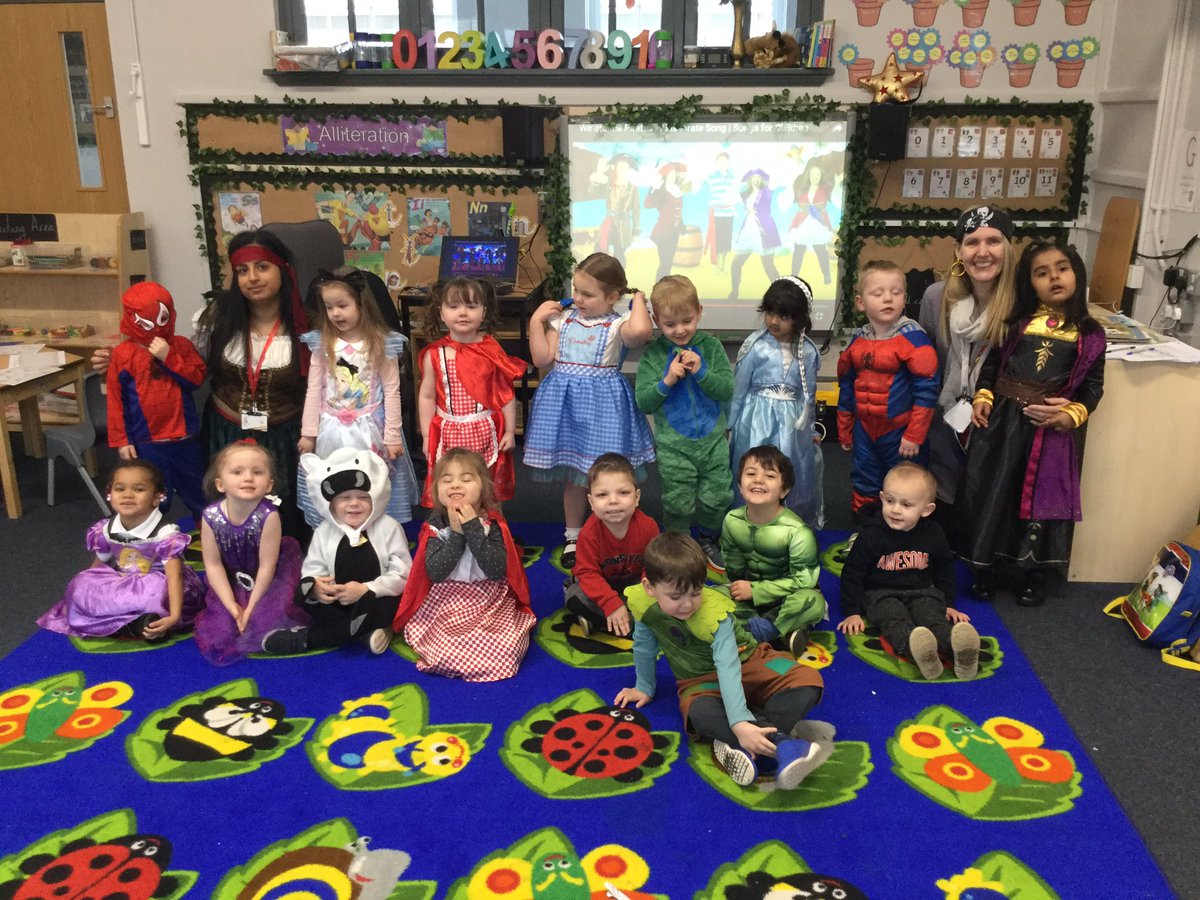 wyndhamfs1's tweet photo. World book day in FS1 📚📚📚📚📚📚 https://t.co/Q5uIFNNYd4