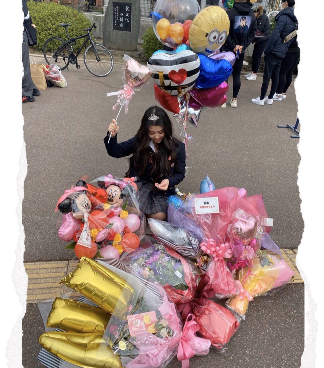 FujisawaAimi's tweet photo. 2020.02.28
卒業👸🏻💜ほんまに樟風きてよかった https://t.co/QPN9Qad1ic