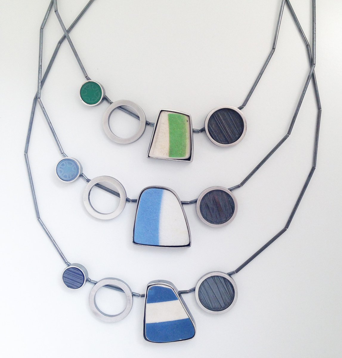 CraftLeeds's tweet photo. Today's #setinstone #jewellery deliveries include stunning work by @Ellen_Monaghan &amp; @_kathwilliamson Own or admire their work and the beautiful work of other #UK jewellers here in #Leeds #Yorkshire from 14th March https://t.co/3wZ1MjEgji #supporthandmade #contemporarycraft https://t.co/jMehaB2Nft