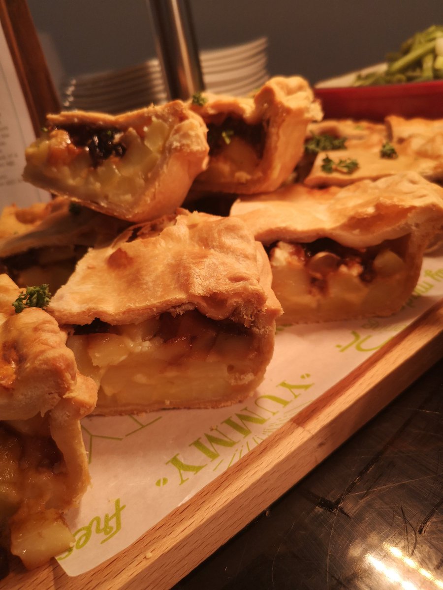 ChefLee87's tweet image. Cheese, potato and pickle pie #nosoggybottom #properpie