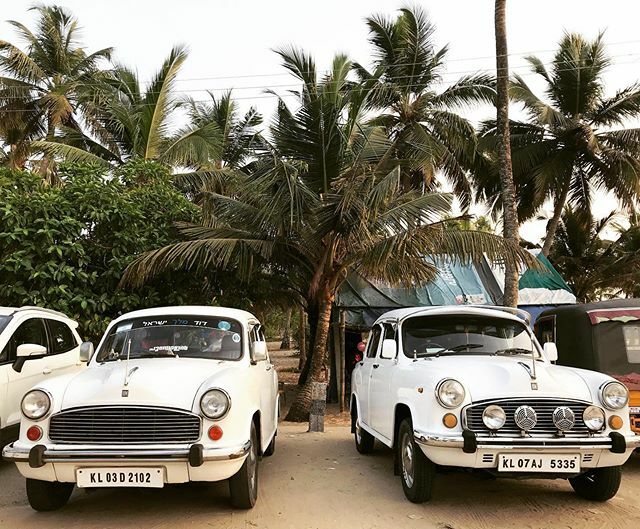 toothpicnations's tweet photo. #vintagecars #retro #antique #vintage #cars #mararibeach #goingtothebeach #beach #kerala #india https://t.co/3ugbZkuUzF https://t.co/TVuOVxJ7I9